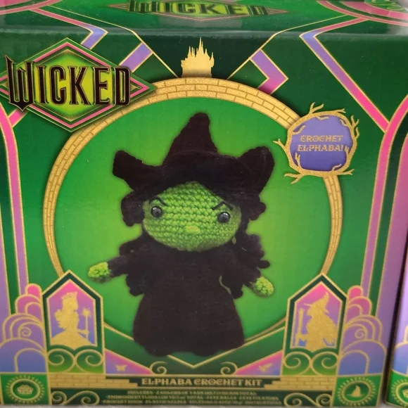 🪄Wicked Elphaba & Glinda Crochet Sets - Picture 5 of 7
